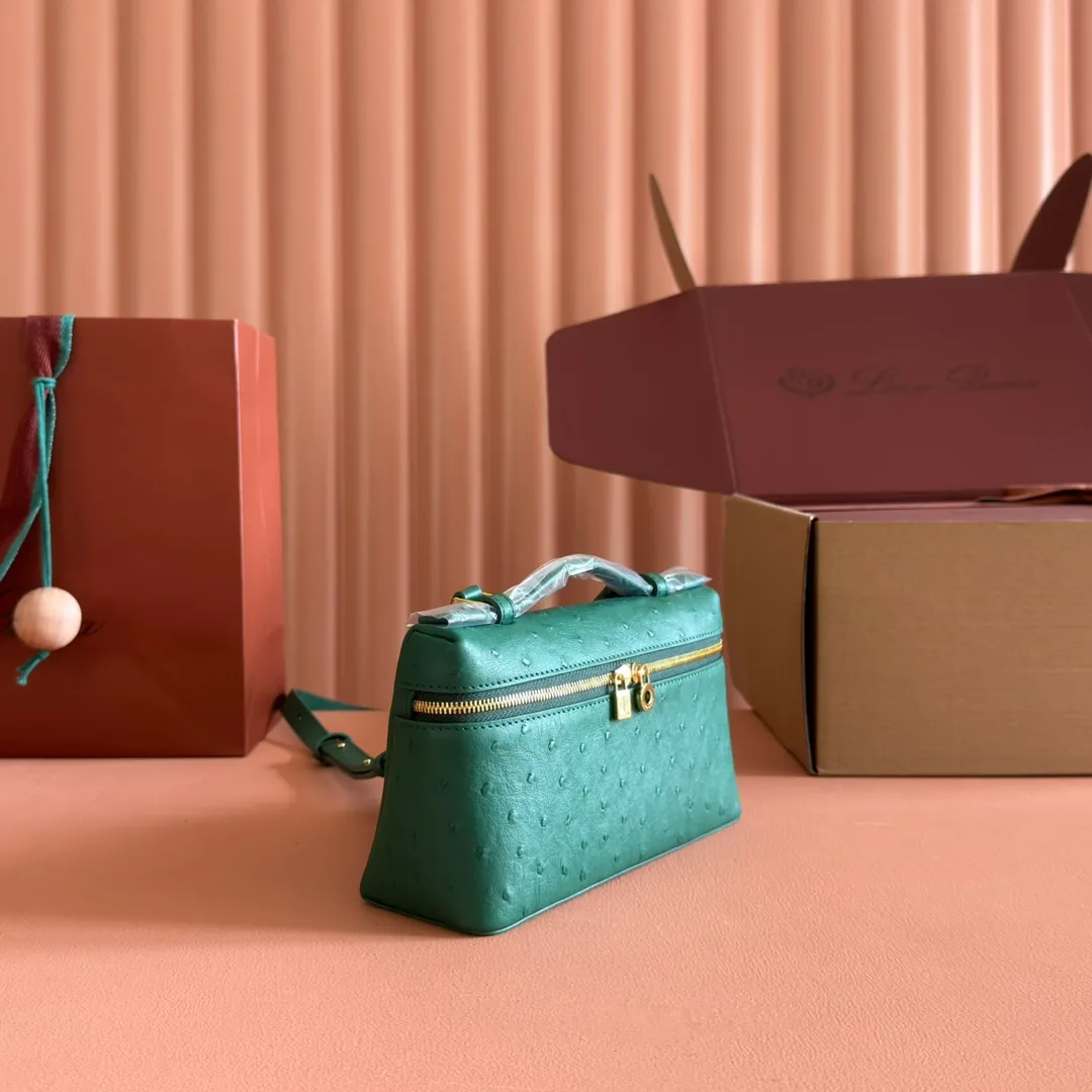 p1160💋💋💋【Original leather all-steel configuration counter complete package】 𝐋𝐨𝐫𝐨 𝐏𝐢𝐚𝐧@ Extra pocket L19 series handbag/crossbody bag The most comfortable life is when it is not defined, just like loro The material design of pian@ does not require complicated design styles. The simple and soft outline is elegant and durable, like an exquisite cosmetic case, which perfectly balances appearance and functionality. The leather is delicate and feels as soft as butter. The small bag has a large capacity. It is not only portable with a thin shoulder strap, but can also be worn cross-body. Sisters who have a special liking for minimalist style can buy it. It is simple and versatile. The simpler, the more different. Stars and Instagram celebrities are all planting it. There are two sizes of 19 cm and 27 cm. One is exquisite and casual, and the other is elegant and grand. Size: Small: length 19×width 7×height 12cm (